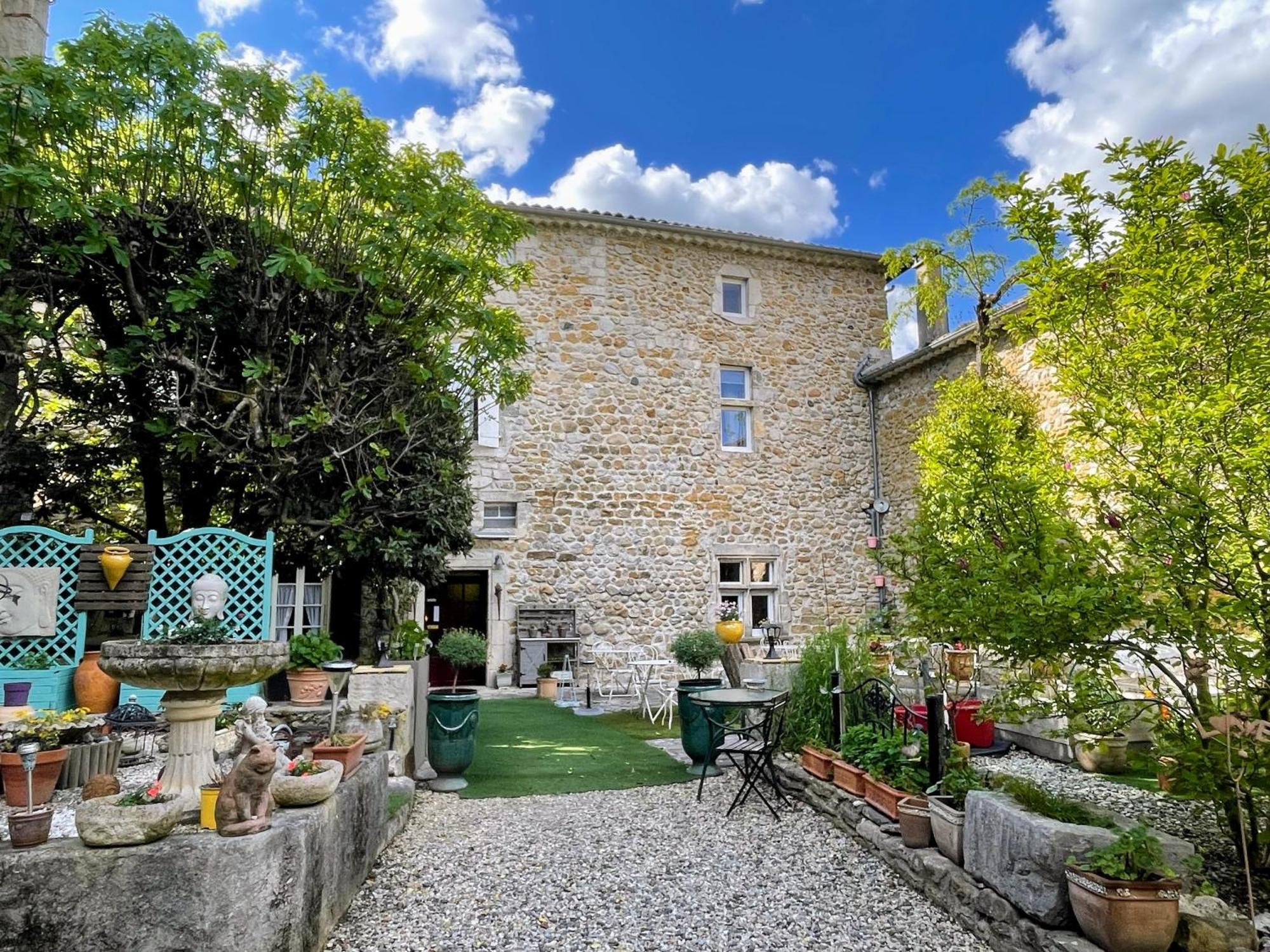 Le Manoir Du Raveyron Hotel Vallon-Pont-dʼArc Buitenkant foto